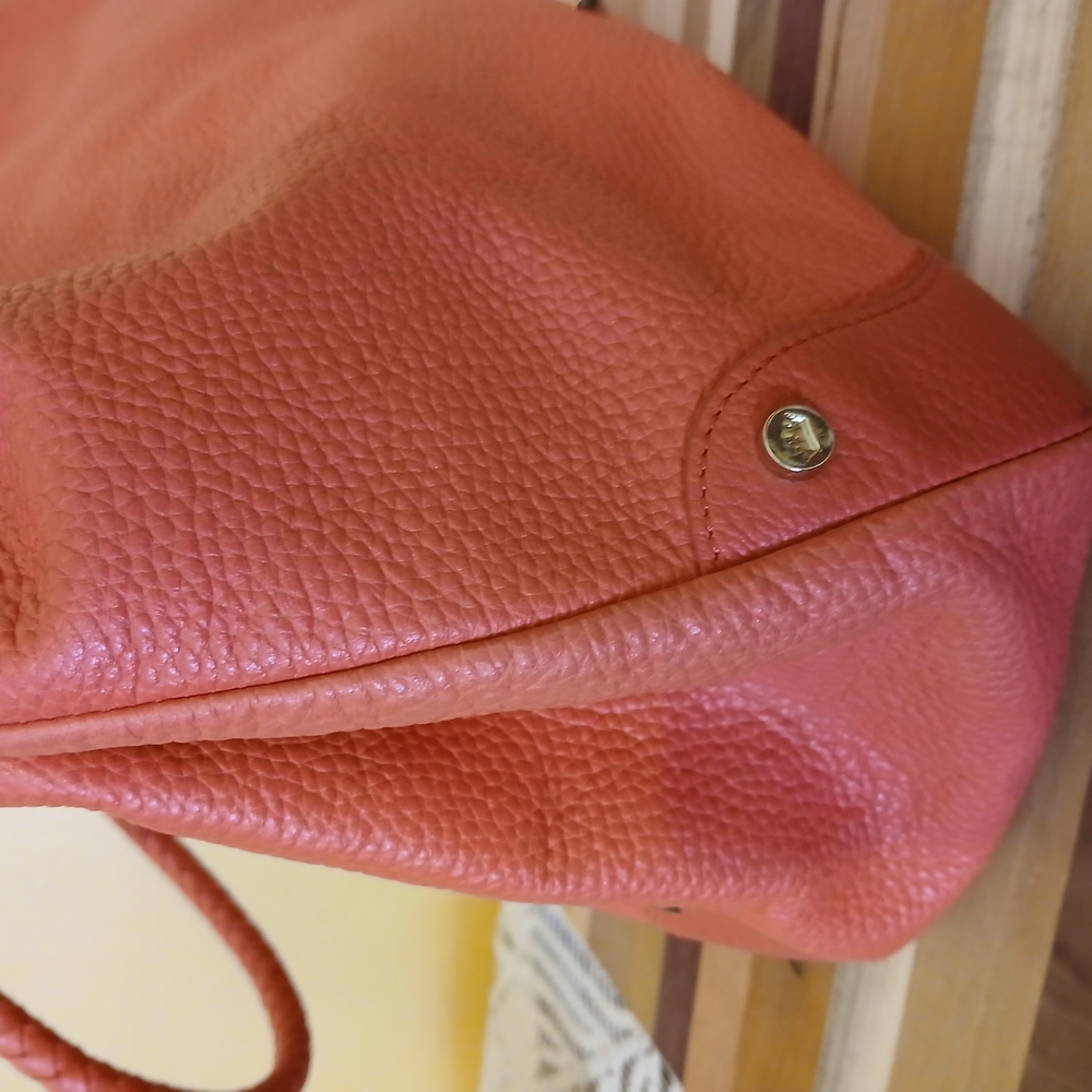 Elegant Coral Handbag - Picture 5 of 15